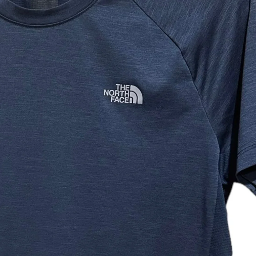 The North‎ Face Women's Performance Shirt Blue Great Condition - Picture 3 of 5